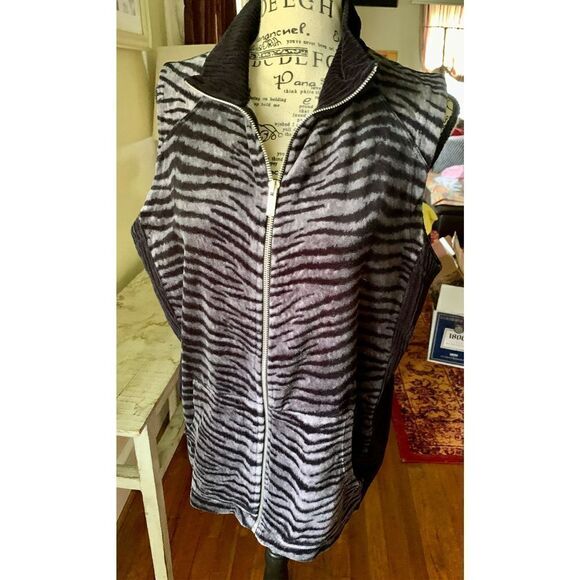 Jones NY Ladies Zip Up Vest - Picture 9 of 9